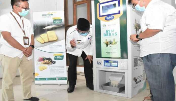 Ada ATM Beras di Masjid Nurul Iman Padang