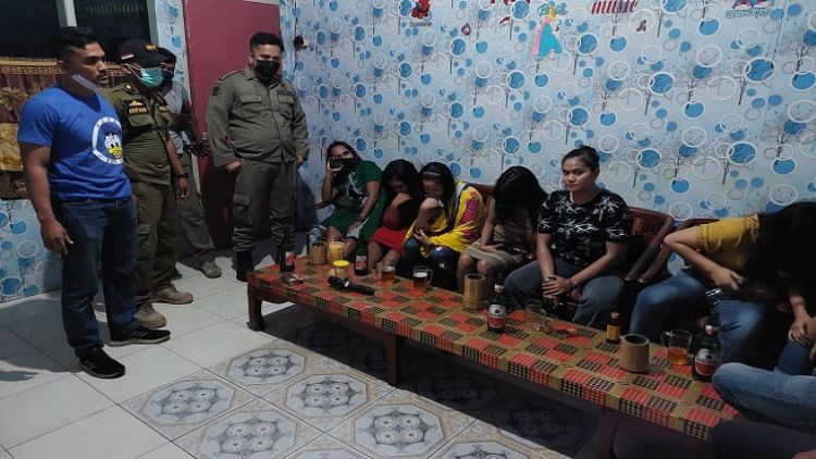 Razia Karaoke Tertutup  di Batu Kalang Tarusan,  Tujuh Wanita Diciduk
