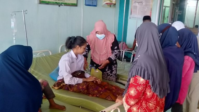Puluhan Warga Keracunan Bakso Bakar di Padang, 33 Orang Sudah Diizinkan Pihak RSUD untuk Pulang