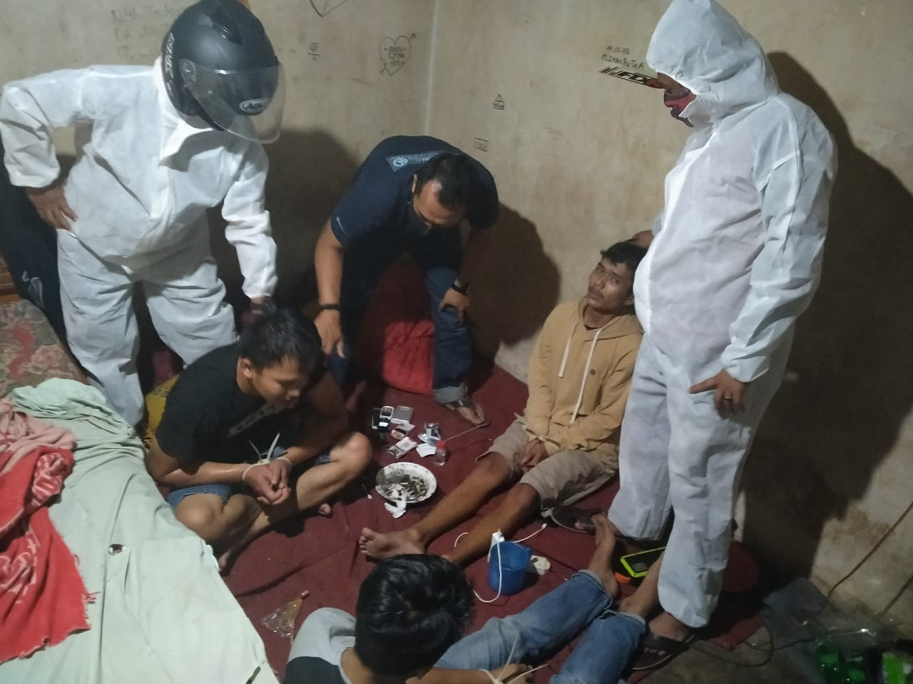 Asyik Nyabu di Kamar, Tiga Pria di Payakumbuh Ditangkap Polisi