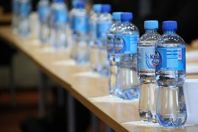 Di Padang, Rumah Makan dan Restoran Dilarang Gunakan Air Minum Kemasan