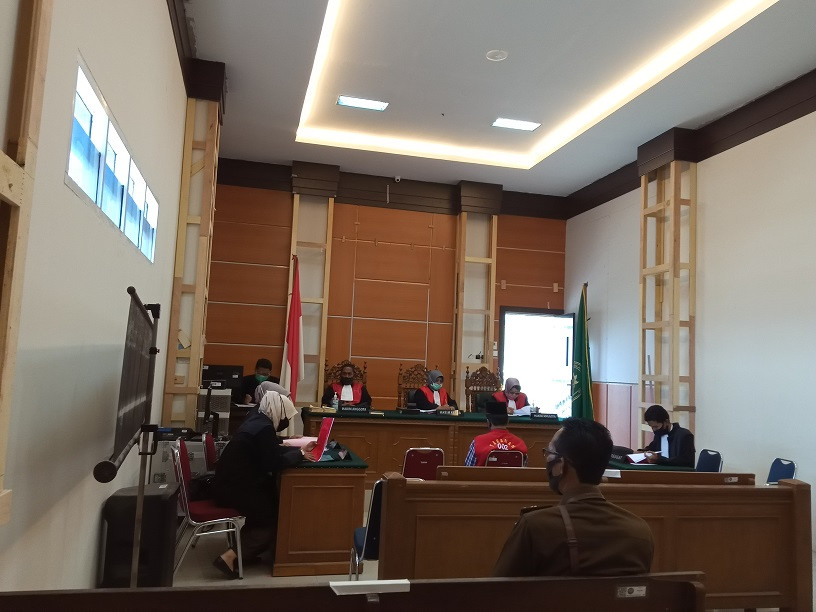 Hakim Tolak Eksepsi Terdakwa Penyeleweng Dana Infak Masjid Raya Sumbar