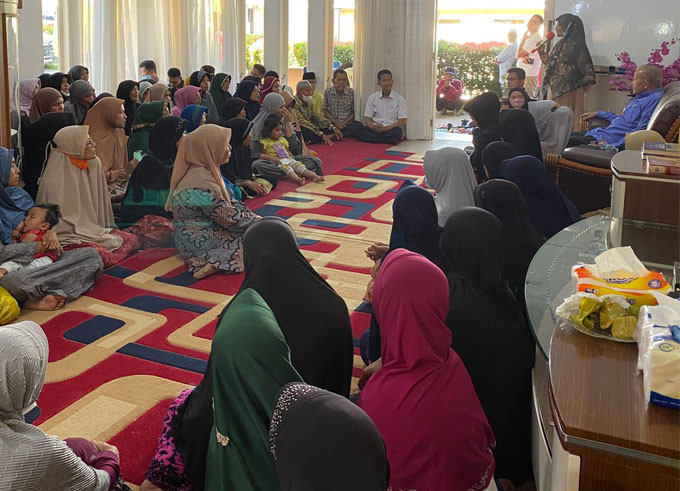 Mari Jaya Nusantara Grup, Bagikan Lima Bahan Pokok untuk Warga di Sawahtangah