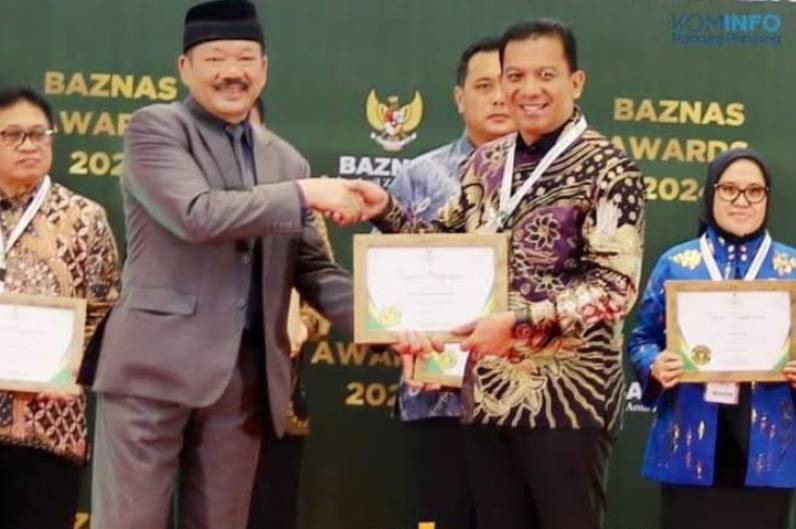 Walikota Padang Panjang Terima Penghargaan dari Baznas Pusat