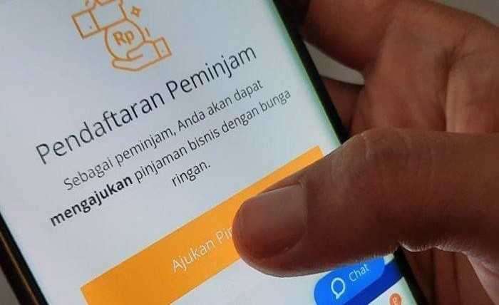 Mengapa Orang Indonesia Banyak Terjerat Pinjol?