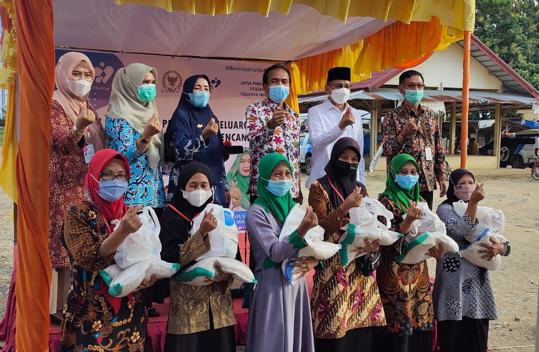 Vaksinasi Keluarga di Dharmasraya, Terbaik se- Sumatera Barat