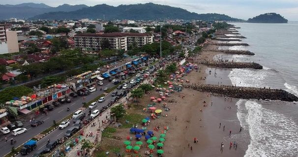 Sepanjang Garis Pantai Padang Akan Berwarna Warni