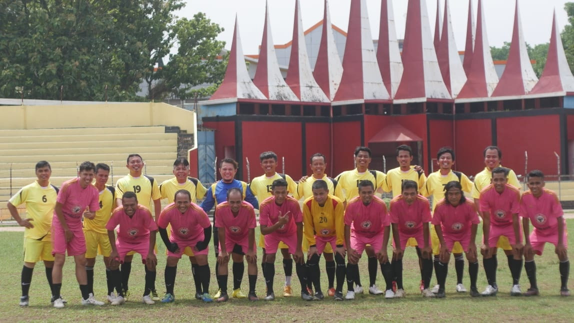 Menatap Porwanas 2021 PWI Sumbar Uji Tanding PWI Riau dan All Star Semen Padang FC