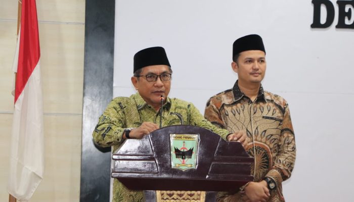 Suhatri Bur Sampaikan Maaf dan Pamit, Jhon Kenedy Azis Ucapkan Terima Kasih pada Rapat Paripurna DPRD Padang Pariaman