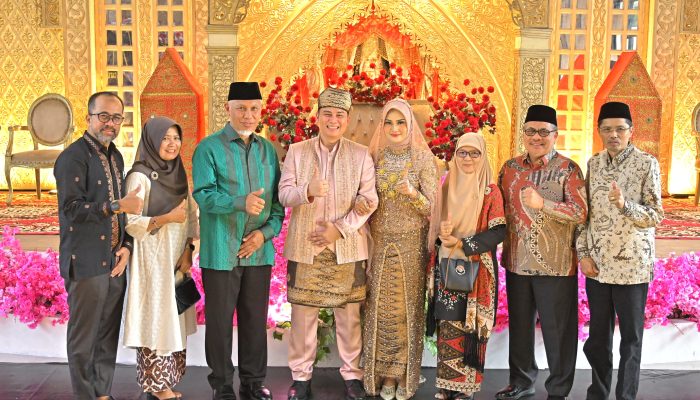 Ketua DPRD Sumbar dan Gubernur Saksi Pernikahan Ismelda Jenreini dan Gerry Sugandhy Putra