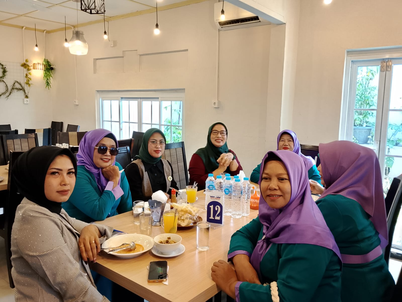 KETUA DPP Perempuan Bangsa, Nihayatul saat bersilaturahmi dengan pengurus DPW dan DPC Perempuan Bangsa se Sumatera Barat di Padang. IST