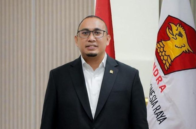 Andre Rosiade Ajak Masyarakat Sumbar Ikuti Jalan Sehat Bertabur Hadiah pada Minggu 9 Februari 2025