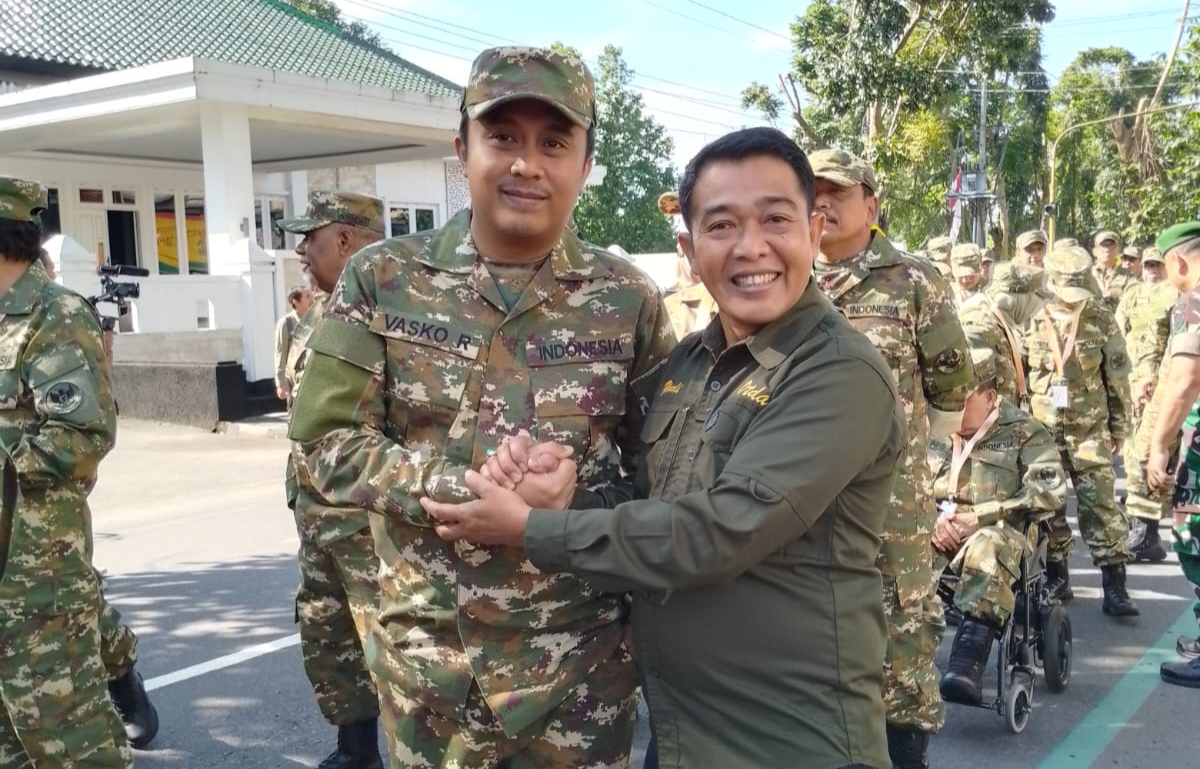 YUDI Edmund saat mendampingi Wakil Gubernur Sumbar, Vasko Ruseimi mengikuti retrer kepala daerah di Akmil Magelang. DOK