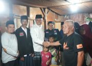 Singgah Sahur, Pemprov Sumbar Serahkan Bantuan Bedah Rumah