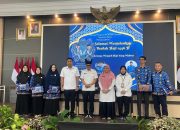 124 Jemaah Haji dari ASN Pemprov Sumbar Dapat Cenderamata