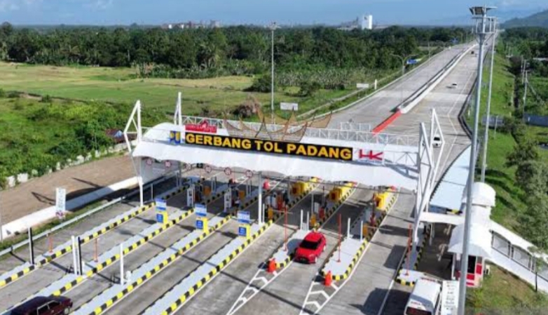 GERBANG tol Padang-Sicincin. IST