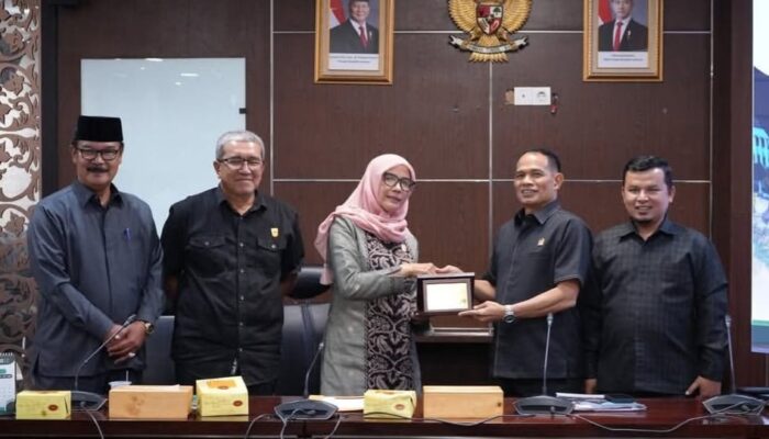 Bahas Ranperda Pertanggungjawaban APBD 2024, Banggar DPRD Tanah Datar Konsultasi ke DPRD Sumbar