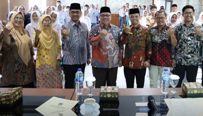 Ketua DPRD Sumbar Muhidi Tampil Sebagai Narasumber dan Motivator Bimtek LDK OSIS SMK se-Sumatera Barat