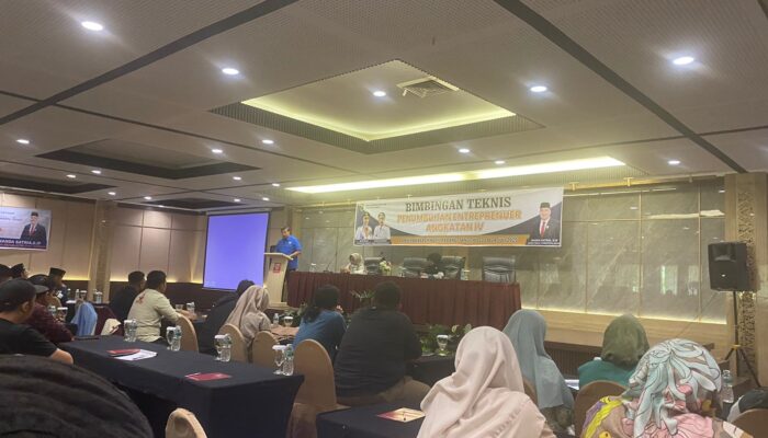 Wakil Ketua DPRD Sumbar Nanda Satria Salurkan Pokir Gelar Bimtek Penumbuhan Enterpreneur bagi Generasi Muda