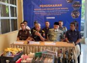Bea Cukai Musnahkan Rokok dan Minuman Ilegal, Pemprov Sumbar Berikan Apresiasi