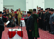 Wali Kota Bukittinggi Ramlan Nurmatias Melantik Rismal Hadi Sebagai Sekda Kota Bukittinggi