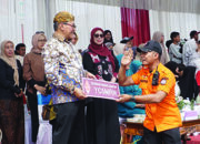Orlok Bukittinggi Agam Tampilkan Replika Pemancar Radio Perjuangan YBJ-6 dan Peralatan Gelombang Radio Canggih Pada Pawai Alegoris