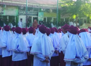 Pesan Wawako Bukittinggi Ibnu Asis Pada Apel Pagi di MIN Kota Bukittinggi : Jadilah Anak Berakhlak Mulia