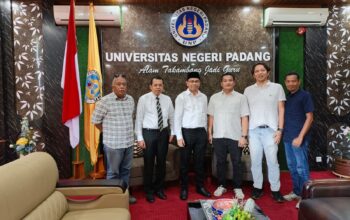 Silaturahmi dengan Rektor dan Mantan Rektor UNP, Tommy Siap Pimpin KONI Sumbar