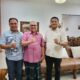 Silaturahmi dengan Ketua DPRD Sumbar Muhidi, Calon Ketua KONI Sumbar Tommy Siap Bekerja untuk Pemerintah Provinsi