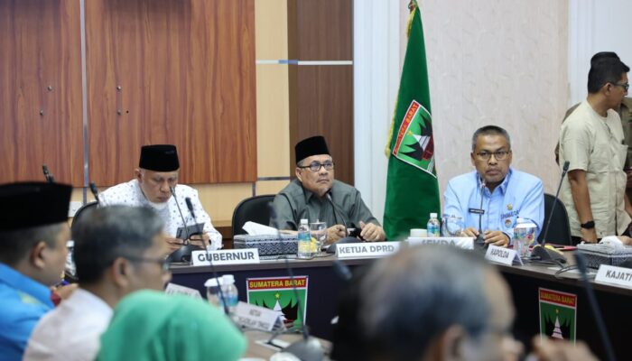 Ketua DPRD Sumbar Muhidi Minta Pemda Punya Target Tahunan Tekan Praktik Illegal Mining dan Fishing