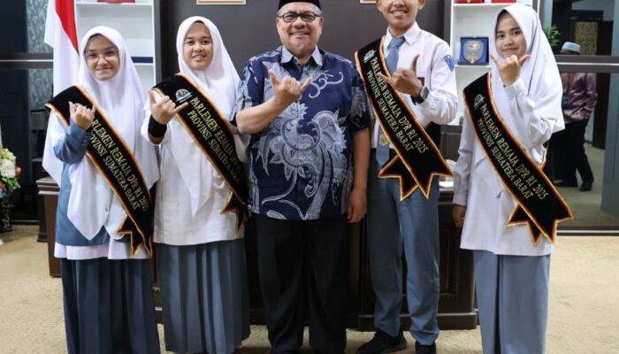 Muhidi: Keikutsertaan Pelajar Sumbar di Ajang Parlemen Remaja 2025, Bukti Proses Regenerasi di Sumbar Terus Berjalan