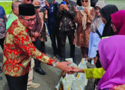 Pemko Bukittinggi dan BULOG Salurkan Bantuan Pangan Pemerintah Periode Oktober -November 2025