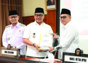Wali Kota Bukittinggi Hantarkan R-APBD 2026 dan Perubahan Ranperda Pengelolaan Barang Milik Daerah