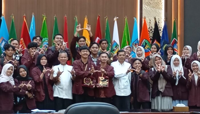 Gelar Sekolah Legislatif, Puluhan Mahasiswa UIN Imam Bonjol Padang Berkunjung ke DPRD Sumbar