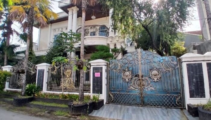 Diduga Korupsi, Kejari Padang Geledah Kantor dan Rumah Bos PT Benal Ichsan Persada