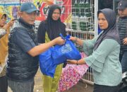 Tak Mau Menunggu, Muhayatul Turun Langsung ke Titik Bencana di Pesisir Selatan dan Serahkan Bantuan