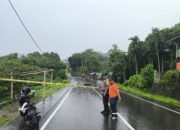 Jalan Bukit Peti-Peti Teluk Bayur Amblas, Pengendara Agar Hati-Hati