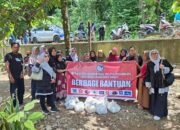 KPPI Sumbar Serahkan Bantuan, Armiati: Pemerintah Harus Siapkan Data Warga Terdampak Banjir