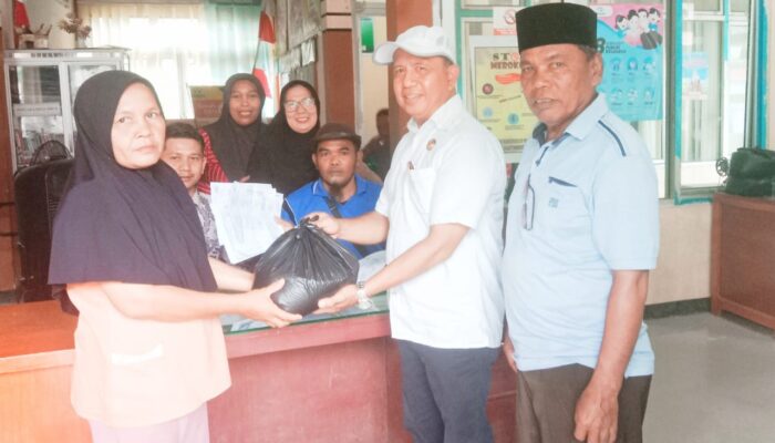 Pemerintah Nagari Aur Begalung, Bayang Salurkan Bantuan Pemkab Pessel pada Warga Terdampak Banjir di Daerah Itu