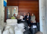Tak Henti Hadir untuk Penyintas Banjir dan Longsor, Hotel Santika Premiere dan Amaris Hotel Padang Kembali Salurkan Donasi 904 Kg Linen