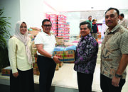 Wali Kota Bukittinggi Ramlan Nurmatias Temui Bupati Kabupaten Agam Beni Warlis Usai Salurkan Bantuan ke Palembayan