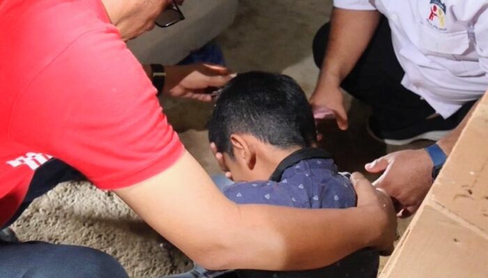 Evi Yandri dan YPJI Jemput Anak Terkena ODGJ yang Sedang Dirantai untuk Dirawat dan Diobati