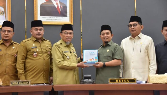 Padang Jadi Kota Terbersih Sumatera