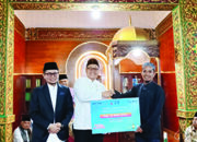 Kantor Cabang Syariah Bank Nagari Kota Bukittinggi Berikan Bantuan Untuk Masjid Pada Safari Ramadhan