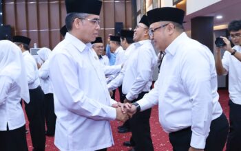 Lantik 12 Pejabat, Menaker: Jabatan Bukan Sekadar Posisi, Layanan Publik Harus Jadi Prioritas