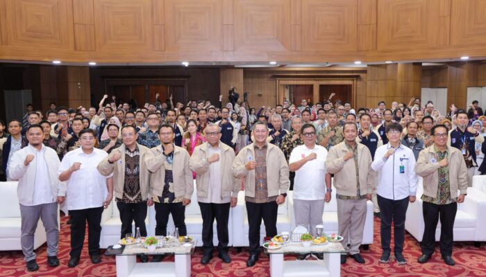 Wamenaker: Dunia Kerja Tak Hanya Lihat Ijazah, tapi juga Kompetensi