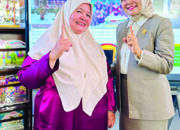 Dewi Anggraini,SE,MM. Anggota DPRD Kota Bukittinggi Berikan Bantuan Dana Pokir Untuk Perbaikan Sekolah Paud TK Aisyiyah 1 Kota Bukittinggi