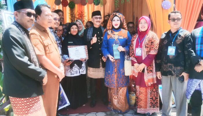 Meriahkan Hardiknas, Disdikbud Pesisir Selatan Gelar Pameran Pendidikan dan Perpustakaan