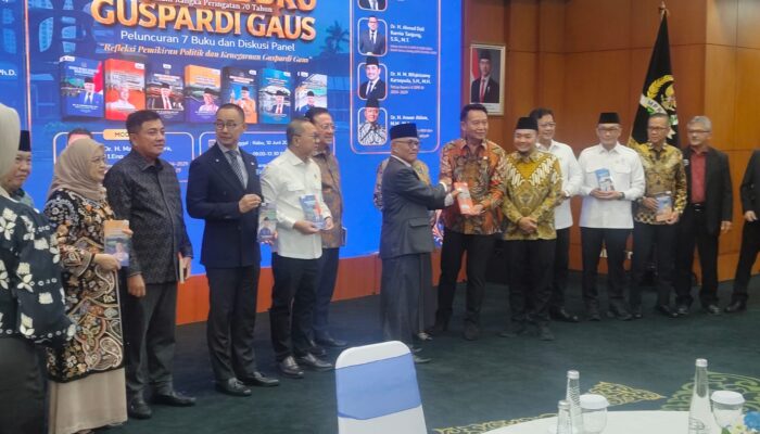 Luncurkan 7 Buku, Guspardi Gaus Dinilai Sebagai Politisi Konsisten