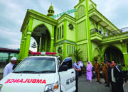 Anggota DPRD Kota Bukittinggi, Hajjah Elfianis, S.M. Serahkan Bantuan Dana Pokir 1 Unit Mobil Siaga Untuk Masjid Al Falah Tembok